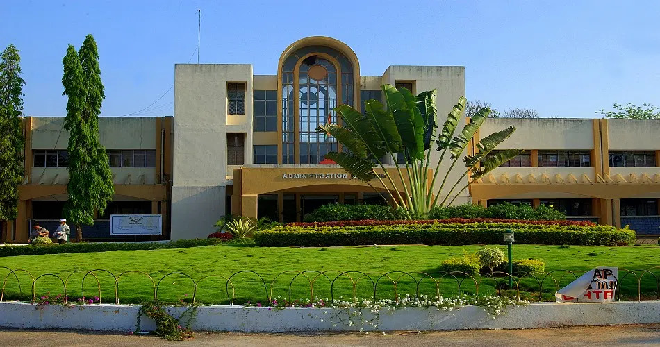 University of Hyderabad (UoH)